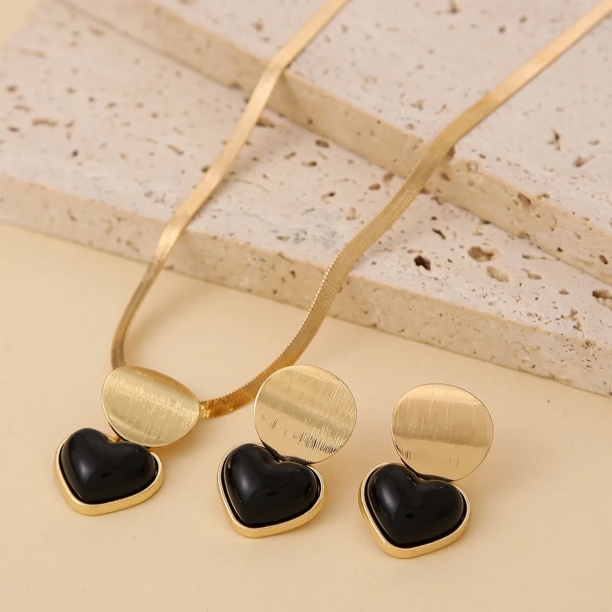 Parure Collier et Boucles d'Oreilles Cœur Doré