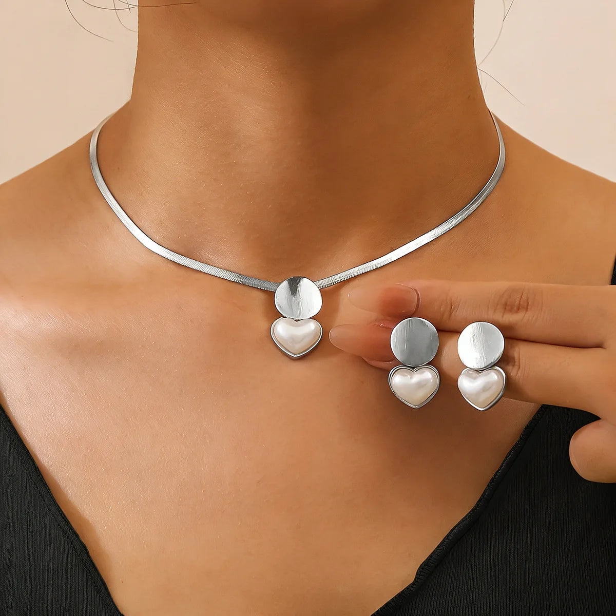 Parure Collier et Boucles d'Oreilles Cœur Doré