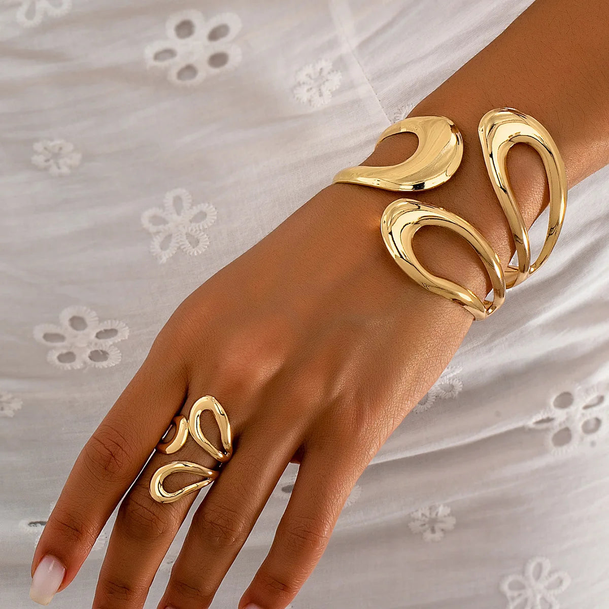 Parure Collier et Boucles d'Oreilles Cœur Doré