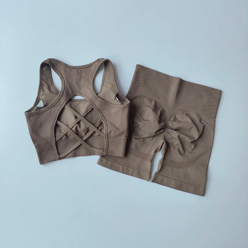 2-Piece Seamless Yoga Set — Nylon & Elastane